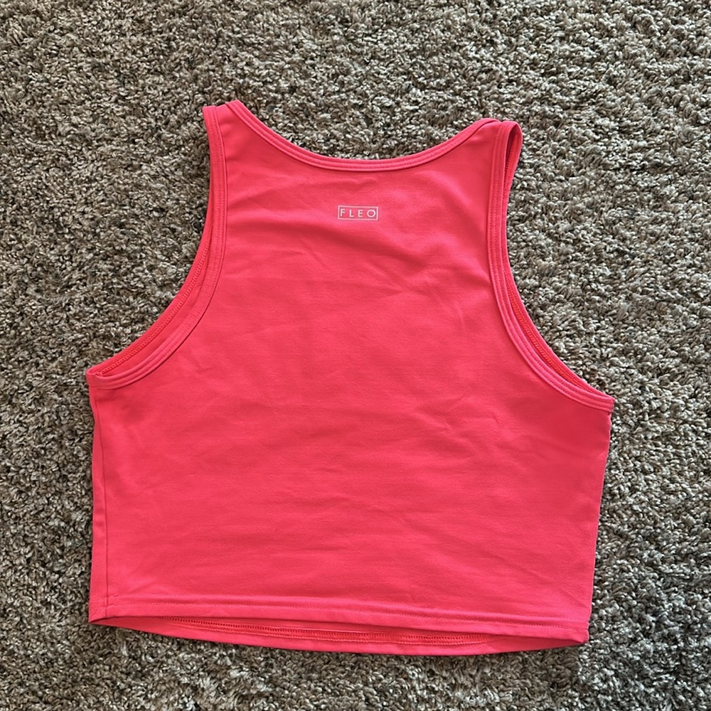 Women’s Fleo tempo crop top